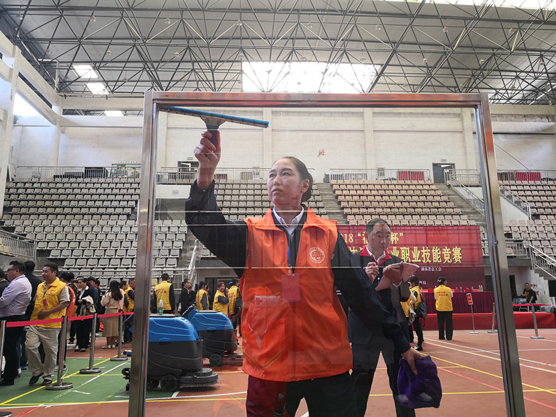 長(cháng)沙清潔,長(cháng)沙清潔服務(wù),長(cháng)沙專(zhuān)業(yè)清潔,長(cháng)沙清潔公司,湖南專(zhuān)業(yè)清潔,長(cháng)沙保潔公司,長(cháng)沙專(zhuān)業(yè)保潔,長(cháng)沙物業(yè)保潔